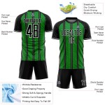 Aangepast zwart grasgroen-wit gesublimeerd voetbaltenue-shirt