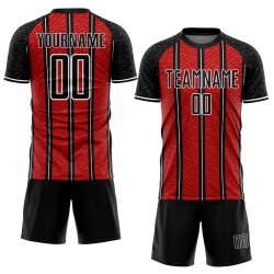 Aangepast zwart rood-wit gesublimeerd voetbaltenue-shirt