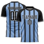 Aangepast zwart lichtblauw-wit gesublimeerd voetbaltenue-shirt