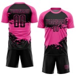 Aangepast zwart roze-wit sublimatie voetbaltenue shirt