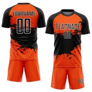 Aangepast oranje zwart-wit sublimatie voetbaltenue shirt Aangepast oranje zwart-wit sublimatie voetbaltenue shirt